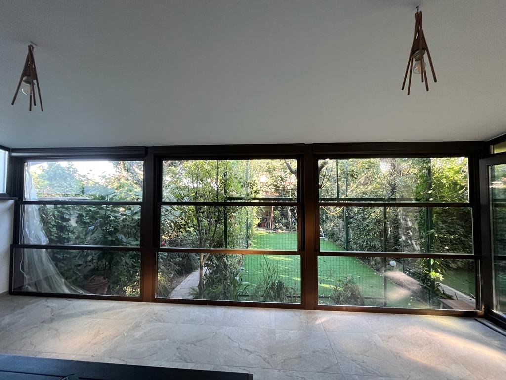 Închidere terasă cu sistem glisant Parallel Slide cu profile de aluminiu